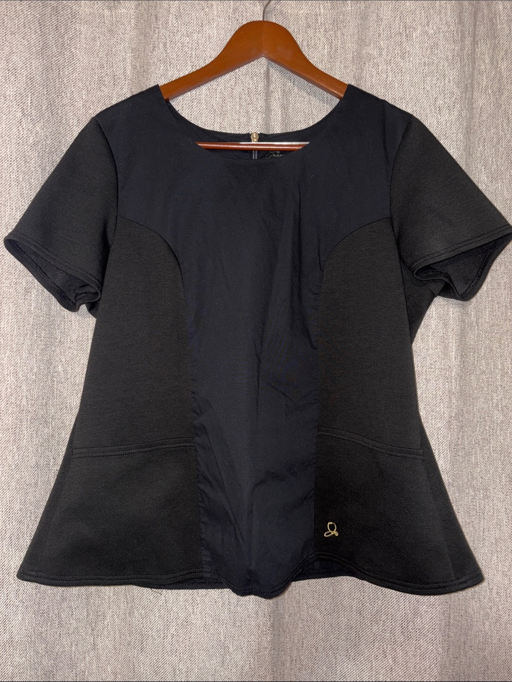Jaanuu Black Short-Sleeve mixed material Top with Gold Logo and back gold zipper